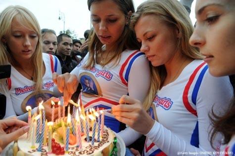 Medvedev Girls, Cheerleader Sang Presiden