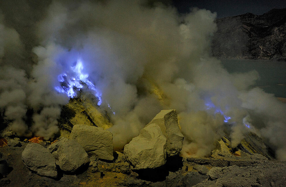 Keindahan Kawah Ijen Diliput Di Website Boston!