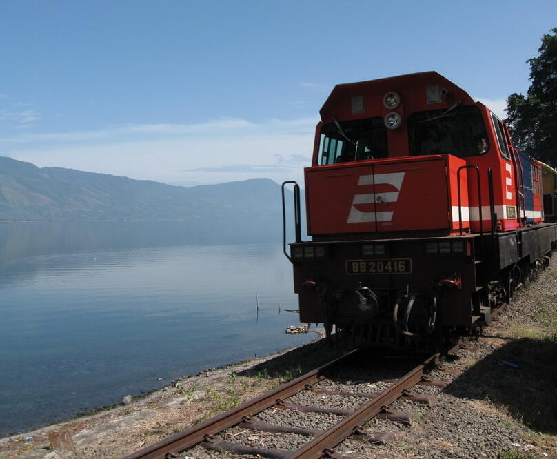 Legenda Hidup Kereta Api Wisata Danau Singkarak Sumatera Barat 