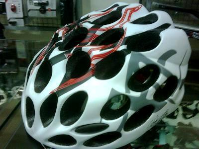 Terjual JUAL  HELM  SEPEDA  BULAT NUKE  HEAD  KASKUS