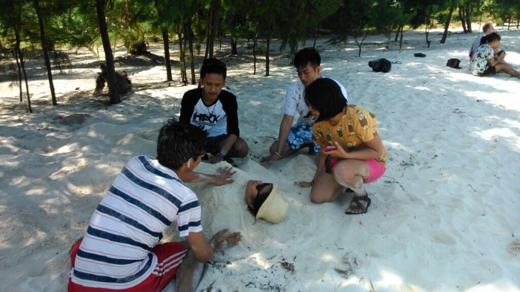 &#91;SCEDHULED&#93; BACKPACKER TRIP TO KARIMUNJAWA (16 - 18 AGUSTUS 2013)