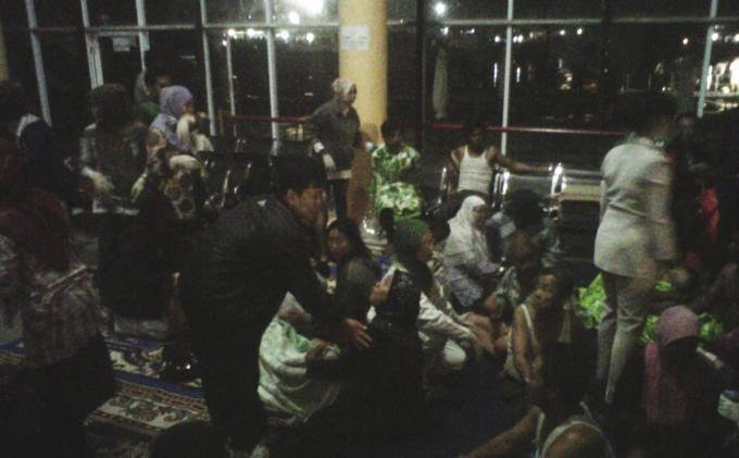 Kapal Express Bahari Terbakar di Selat Nasik