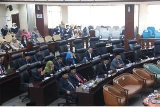INI DIA GAN DPRD BEKASI SAAT SIDANG PRIPURNA TANGGAL 16 AGUSTUS YANG LALU 