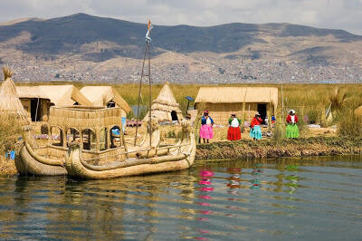 Desa Terapung Danau Titicaca