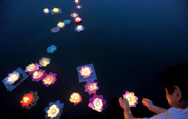Jual Lampion Terbang/Sky Lantern dan Lampion Apung/Water Lantern MURAH Impor lsg Cina