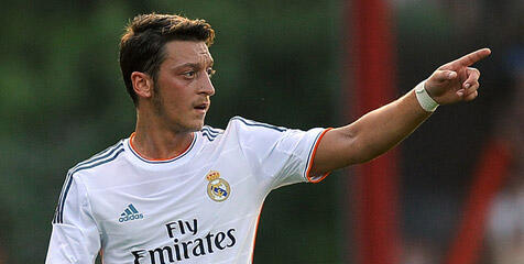 Rumor Transfer : Manchester United Mau Modric Apa Ozil?