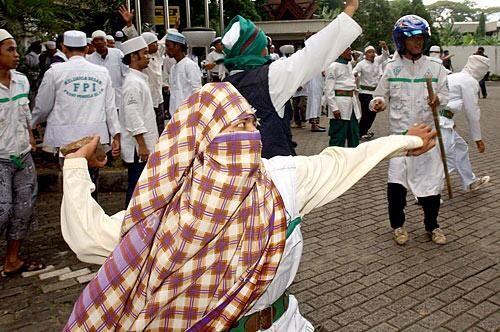 FPI Konvoi di Jalanan Jakarta Saat Ulang Tahun