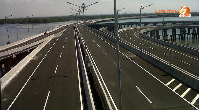 &#91;FOTO&#93; JALAN TOL Laut Bali