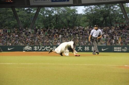 &quot;Sadako&quot; hantu di film the ring maen baseball gan!!