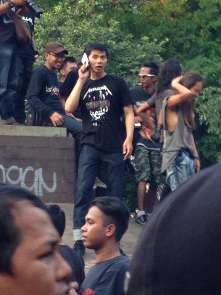 sedikit penampakan dr konser metallica jakarta [ BB 13,5]