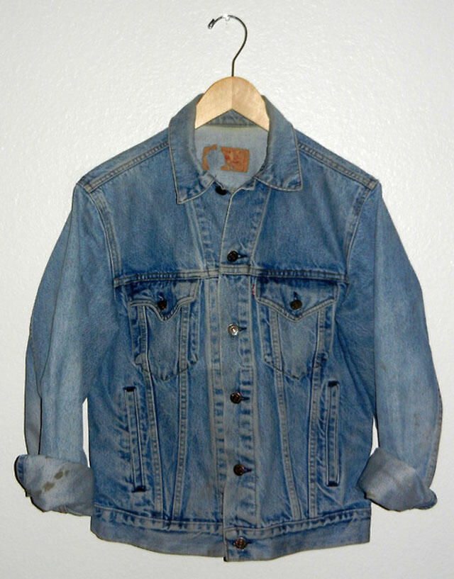 5 Alasan Kenapa Pria dan Wanita Suka Memakai Jaket Denim