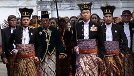 Raja Pakubuwono XIII disandera??