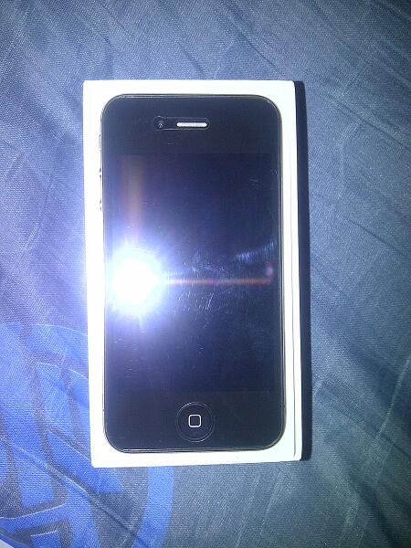 DIJUAL iPhone 4 CDMA 16GB FULLSET dan BB MONZA BATANGAN, masuk dulu gan!