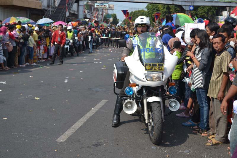 Keboborokan dibalik indahnya Jember Fashion Carnival