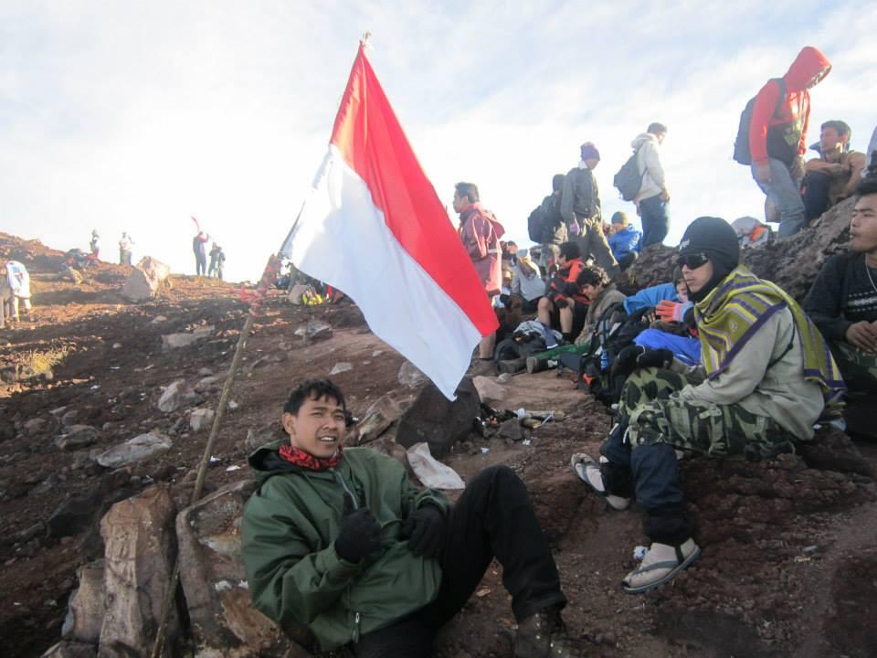Puncak slamet 17 Agustus 2013