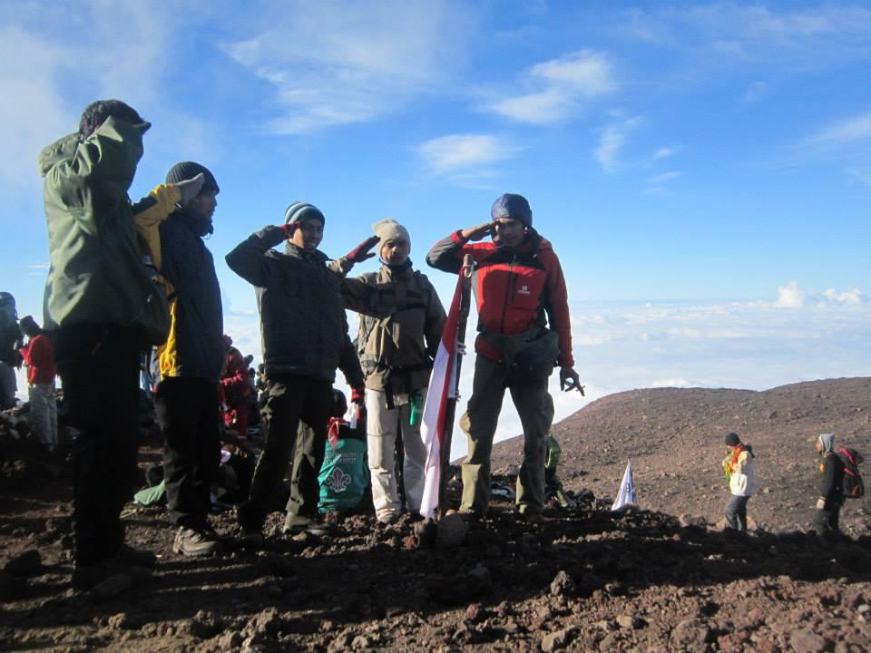 Puncak slamet 17 Agustus 2013