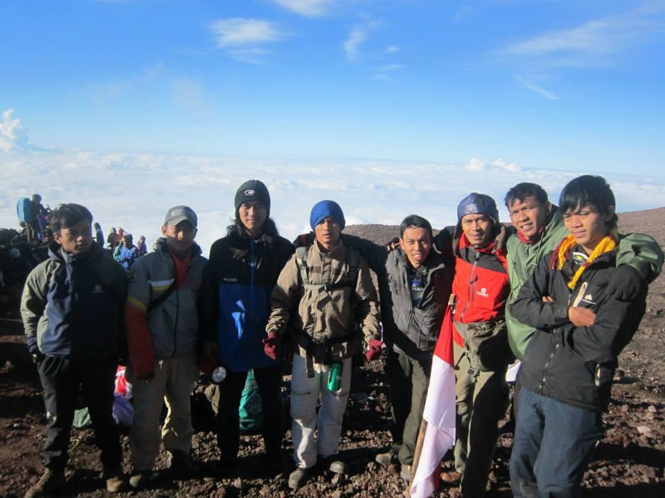 Puncak slamet 17 Agustus 2013