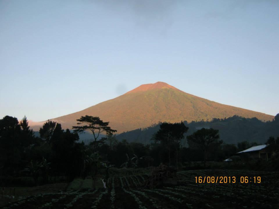 Puncak slamet 17 Agustus 2013