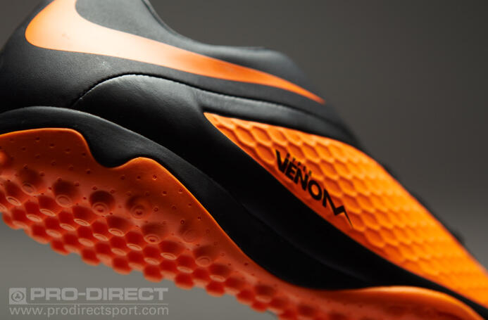 (Share)Sepatu Futsal Dengan Desain Terkeren Menurut Agan-Agan sekalian 
