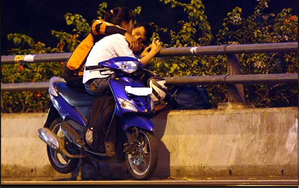 Makin Marak, Penyalahgunaan 'Flyover' untuk Pacaran