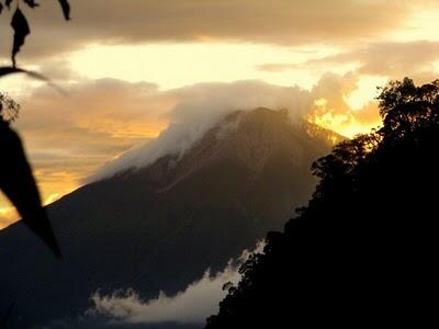 Gunung Kerinci Jambi Tertinggi di Sumatera