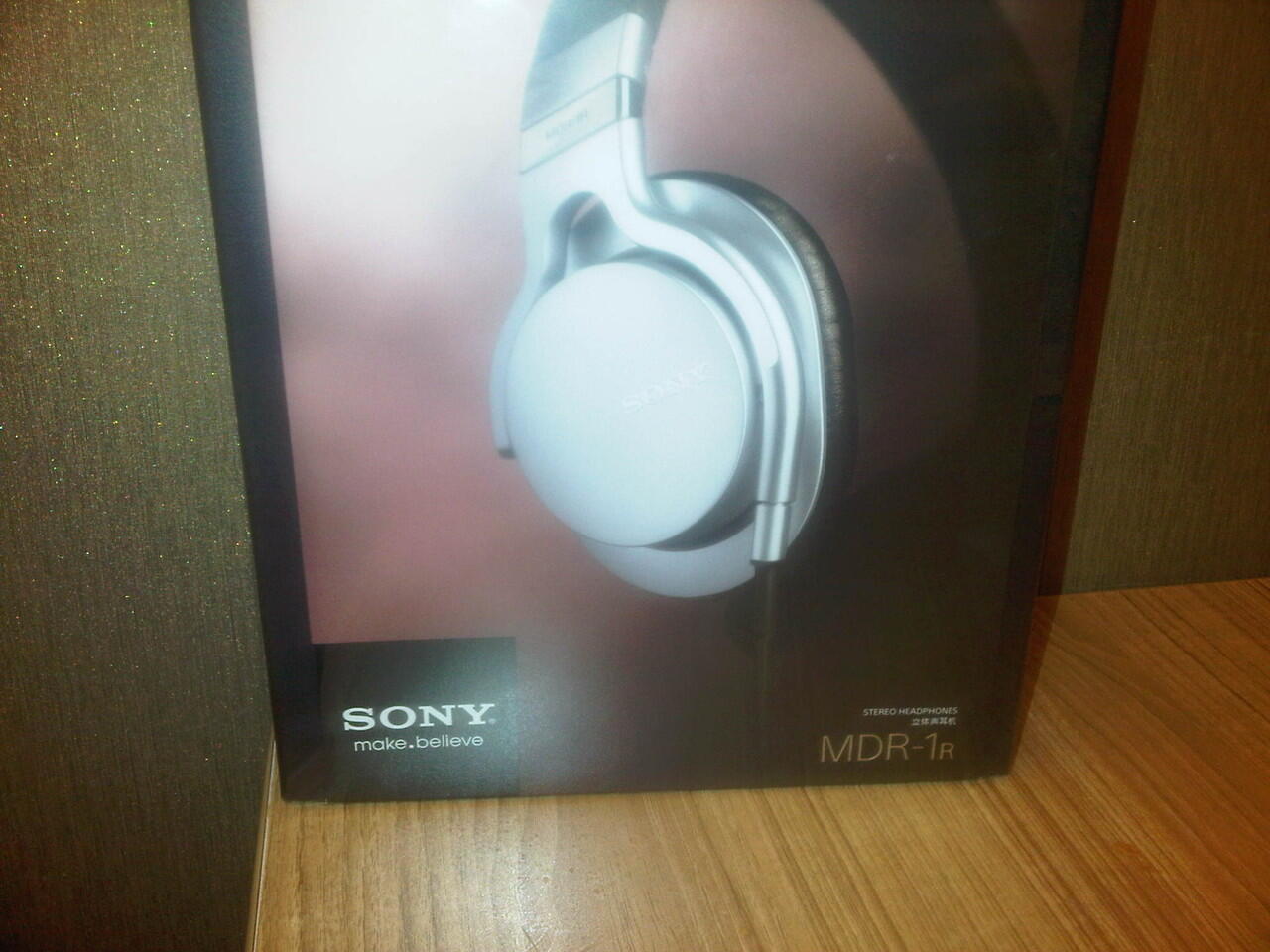 Headphone Sony MDR 1-R (Rp.2jt Promo sampai 31 agustus 2013)