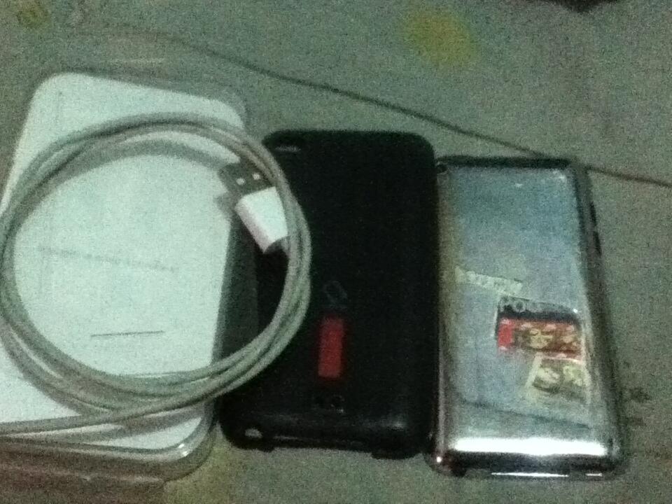 IPOD TOUCH 4G 8GB MURAH KOMPLIT NEGO