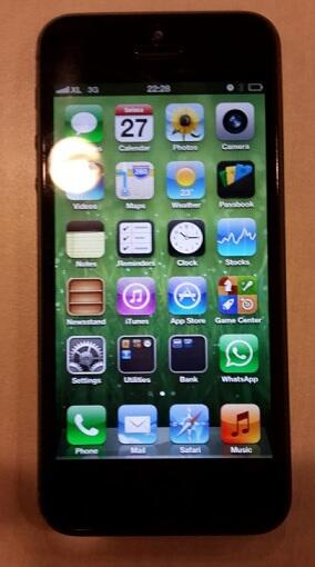 Dijual Iphone 5 hitam 16 GB berusia 2 bulan