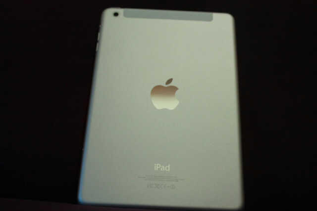 iPad mini 16gb cellular+wifi | Garansi International 7 desember 2013