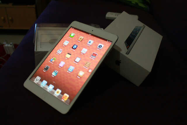 iPad mini 16gb cellular+wifi | Garansi International 7 desember 2013