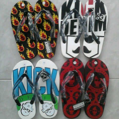 kaos distro,sepatu vans, sendal kickdenim,kaos made usa &surving