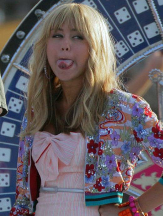 [PIC] Galeri Miley Cyrus Pamer Lidah