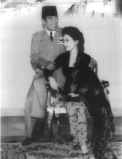 Dewi Ngambek, Bung Karno Lolos dari Pembunuhan