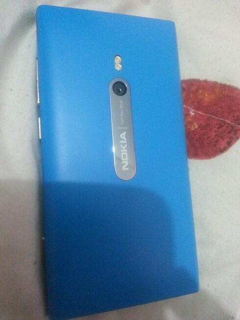 NOKIA LUMIA 800 CYAN BIRU GARANSI NOKIA SAMPAI APRIL 2014