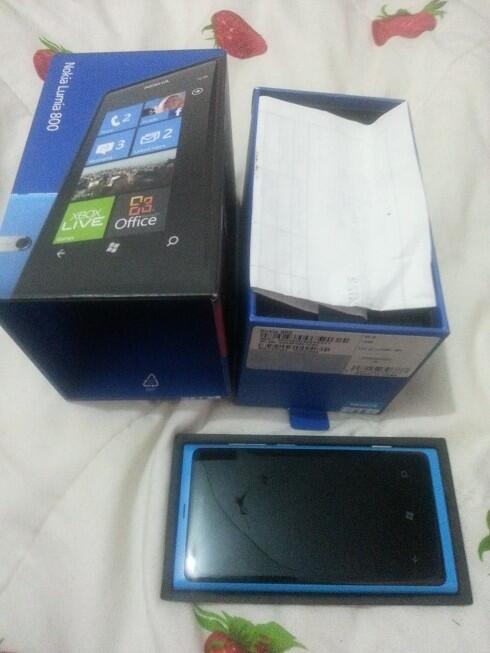 NOKIA LUMIA 800 CYAN BIRU GARANSI NOKIA SAMPAI APRIL 2014