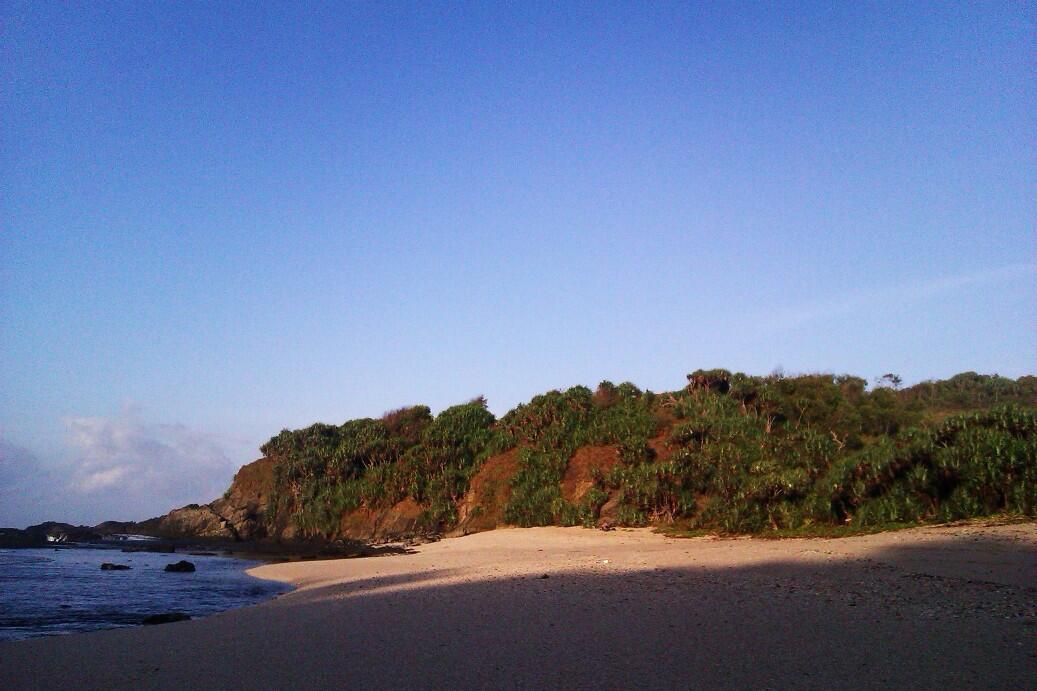 Camping semalam di Pantai Njuwok, Gunung Kidul