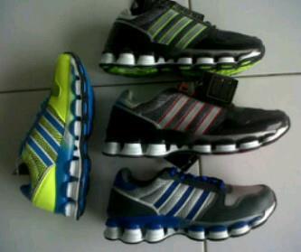 SEPATU NIKE, ADIDAS REPLIKA DAN ORI 100%