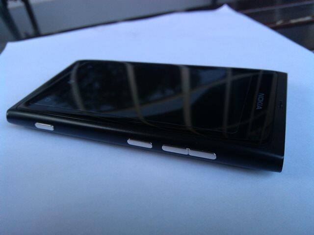 SMARTPHONE WINDOWS PHONE (WP) 7.8 NOKIA LUMIA 800 BLACK 95% MURAH!!