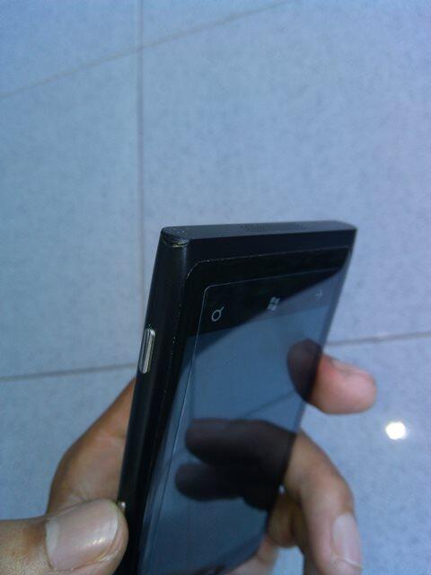 SMARTPHONE WINDOWS PHONE (WP) 7.8 NOKIA LUMIA 800 BLACK 95% MURAH!!