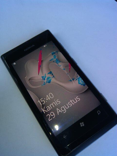 SMARTPHONE WINDOWS PHONE (WP) 7.8 NOKIA LUMIA 800 BLACK 95% MURAH!!