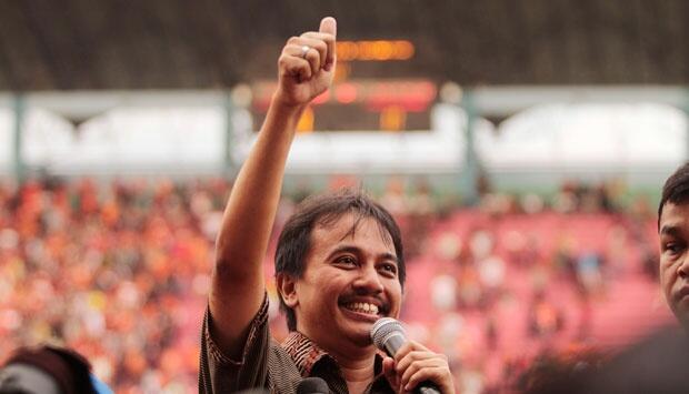 Roy Suryo Salah Nyanyikan Indonesia Raya