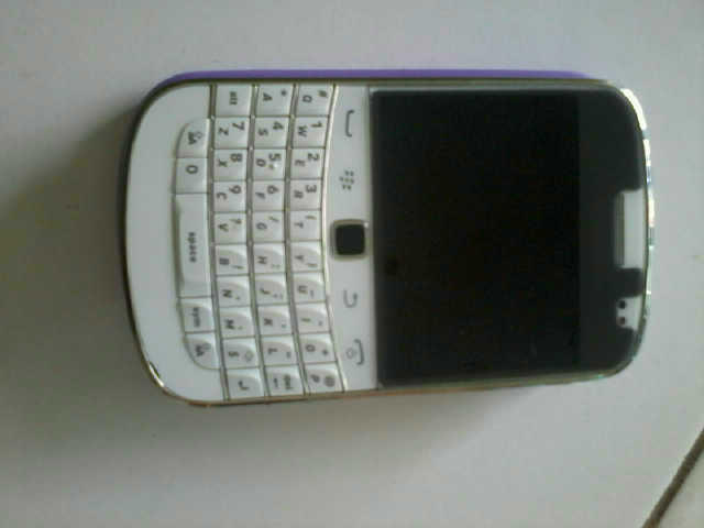blackberry 9900 dakota putih baru 1 bulan