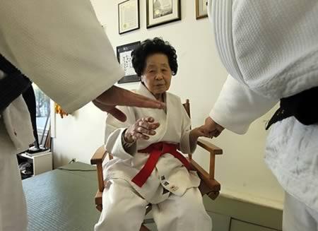 5 Nenek Terkuat di Dunia