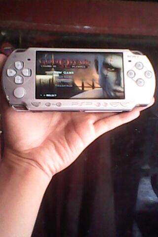 JUAL/BARTER/TUKER TAMBAH PSP SLIM 2000 ICE SILVER 8GB FULLGAME