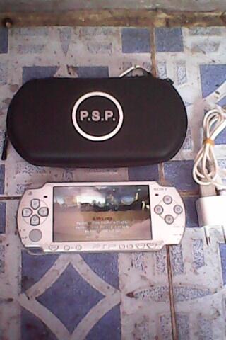JUAL/BARTER/TUKER TAMBAH PSP SLIM 2000 ICE SILVER 8GB FULLGAME
