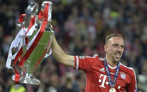 Frank Ribery! Muslim Pertama yg mendapatkan penghargaan UEFA Best Player