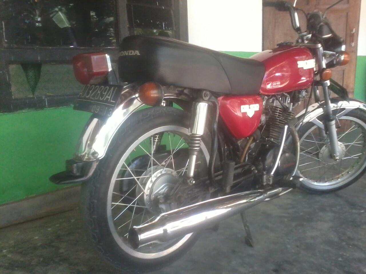 Terjual Honda  CB  100  Warna merah NEGO KASKUS