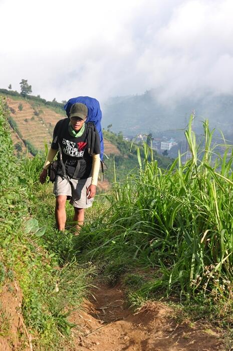 Pesona Di-Hyang (Dieng) dari pucuk Gn. Prahu