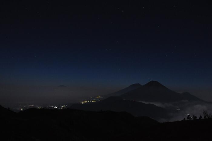 Pesona Di-Hyang (Dieng) dari pucuk Gn. Prahu