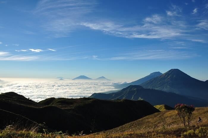 Pesona Di-Hyang (Dieng) dari pucuk Gn. Prahu